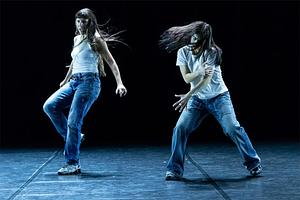 Drone-Howl - Underthepulse / Macarena Bielski y Laura Ramírez